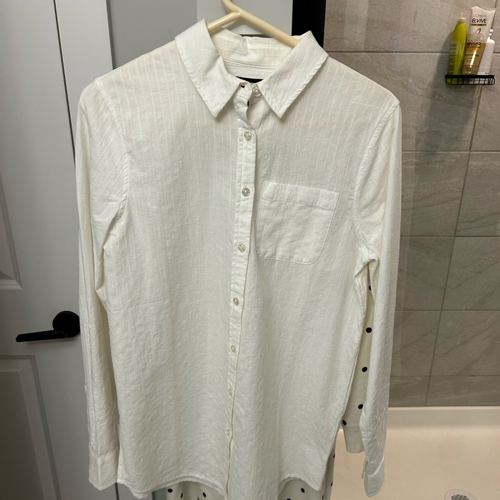 Women’s White Button-Up Shirt